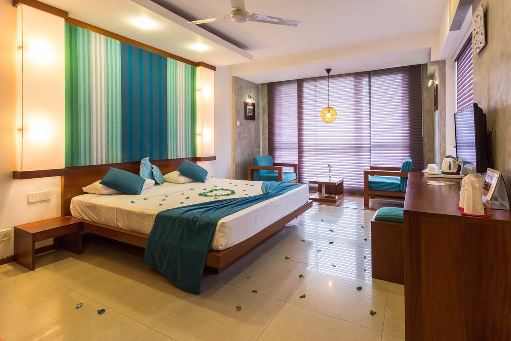 Hotel Topaz Κάντι Εξωτερικό φωτογραφία