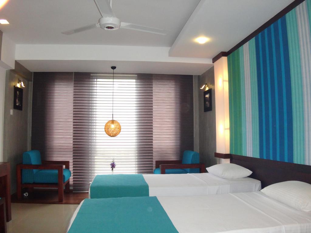 Hotel Topaz Κάντι Εξωτερικό φωτογραφία
