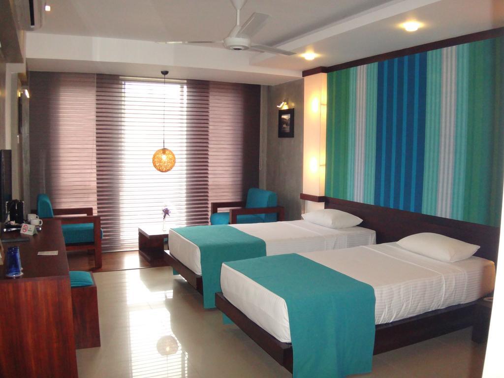 Hotel Topaz Κάντι Εξωτερικό φωτογραφία