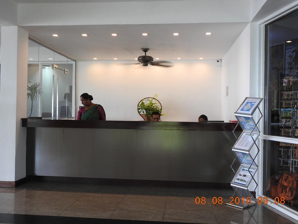 Hotel Topaz Κάντι Εξωτερικό φωτογραφία