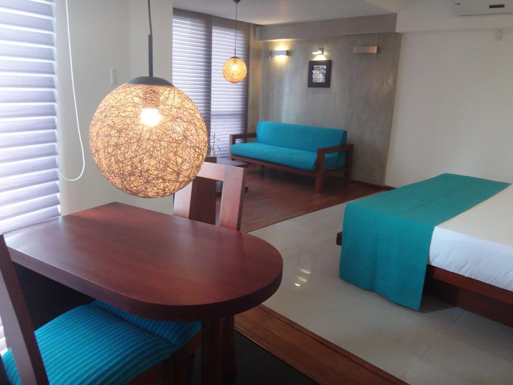 Hotel Topaz Κάντι Εξωτερικό φωτογραφία