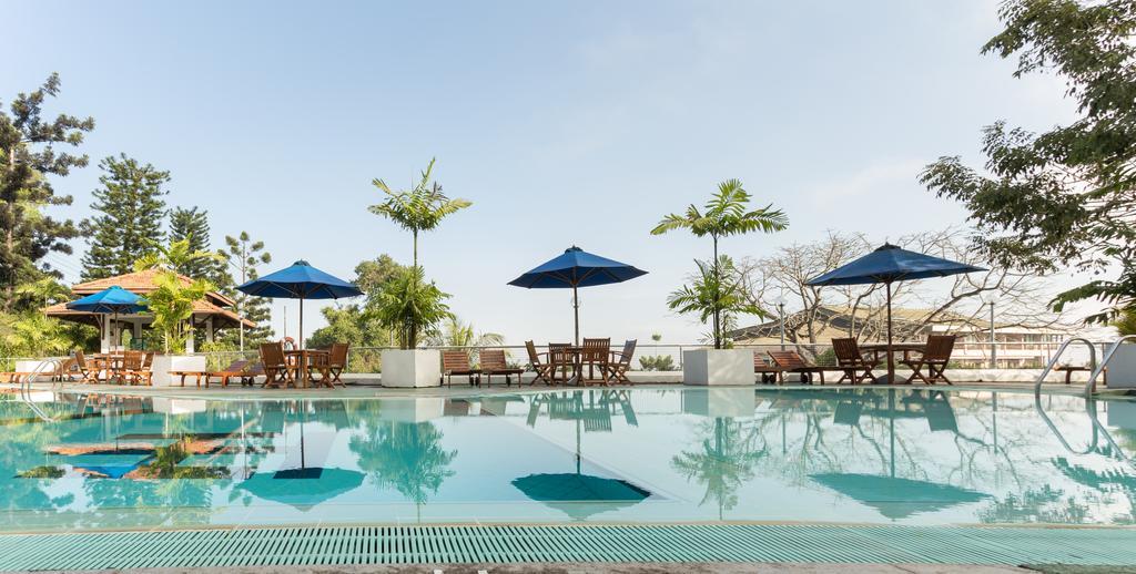 Hotel Topaz Κάντι Εξωτερικό φωτογραφία