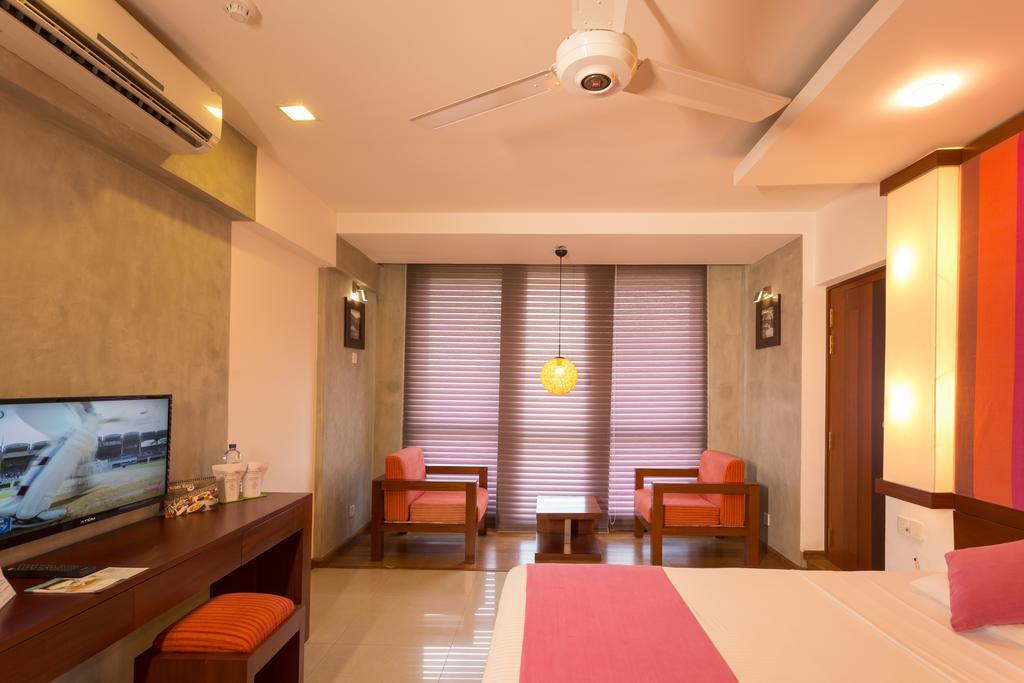 Hotel Topaz Κάντι Εξωτερικό φωτογραφία
