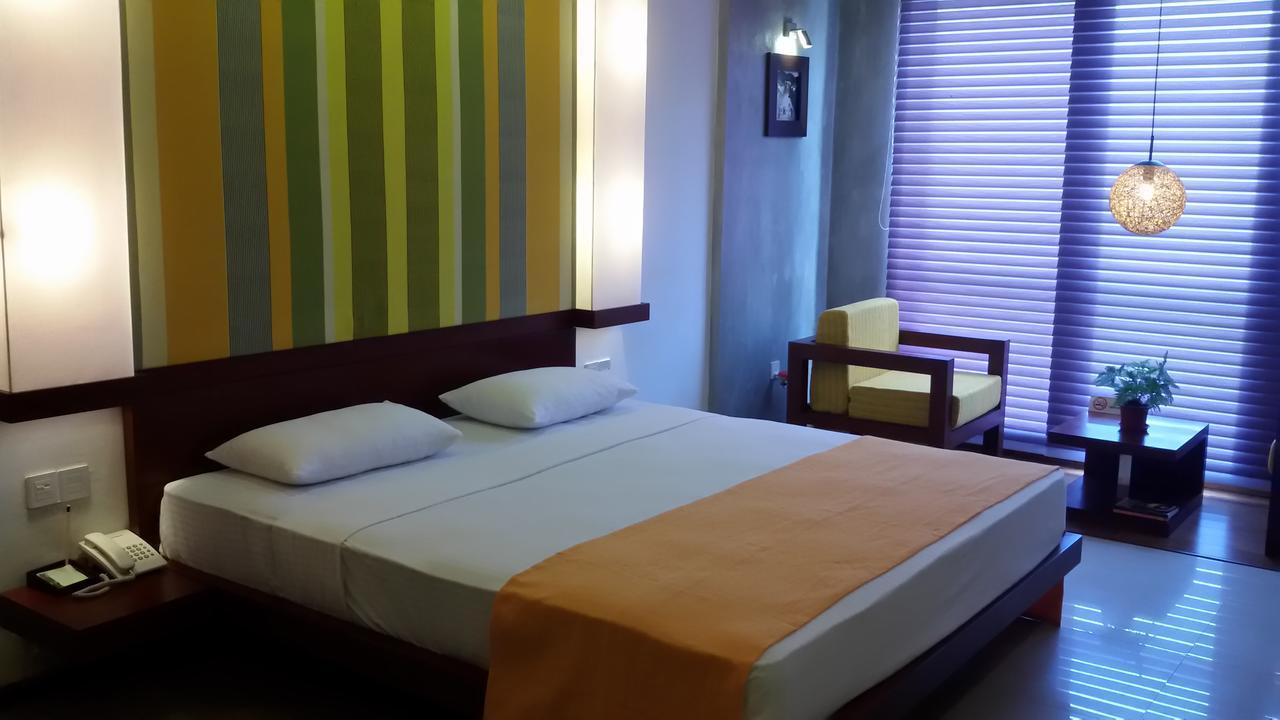 Hotel Topaz Κάντι Εξωτερικό φωτογραφία