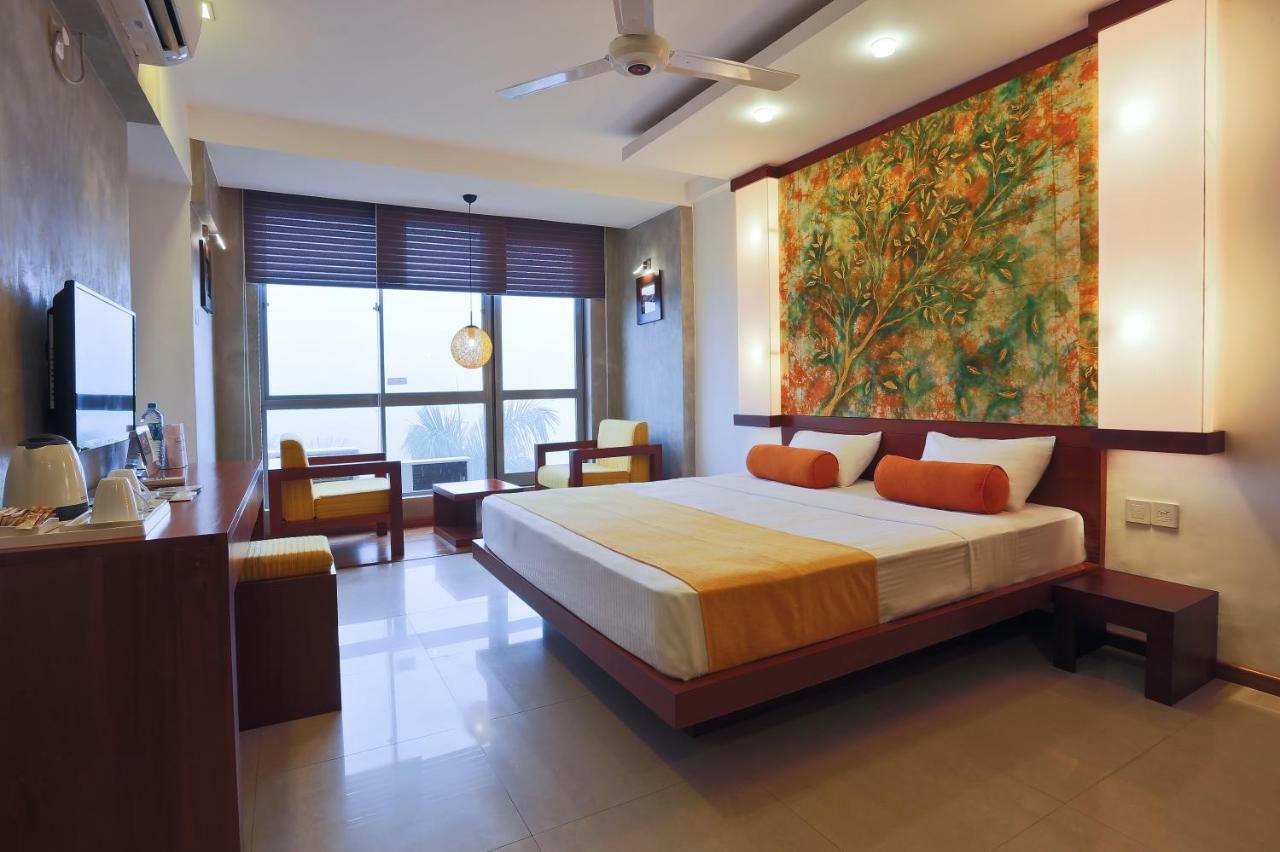 Hotel Topaz Κάντι Εξωτερικό φωτογραφία